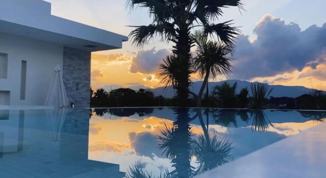 Palm Villa - Award Winning Modern Luxury & Exclusive Villa, Забронировать Курортный отель Отели Сансай с парковкой, Парковка