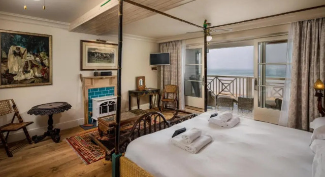 Номер Standard с балконом Tolcarne Beach Colonial Restaurant and Rooms