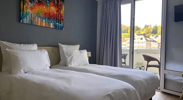 Двухместный номер Standard с балконом Grand Hôtel dEspagne