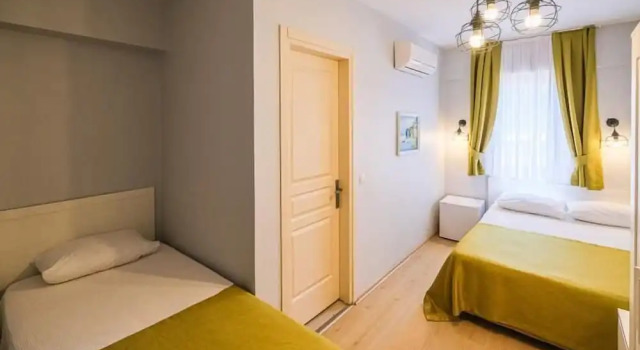 Komfortní Třílůžkový pokoj Heredot Otel
