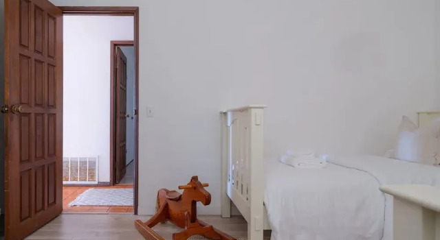 Malibu Villa with Beach Access and Ocean View, Забронировать Дом для отпуска Коттеджи Лос-Анджелеса, Коттедж