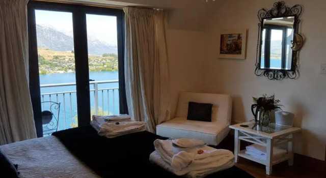 Amour Queenstown Bed and Breakfast, Забронировать Отель Куинстаун 
