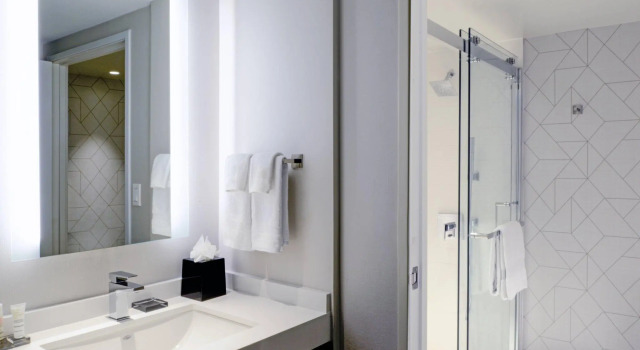 Четырёхместный номер Standard Long Beach Marriott
