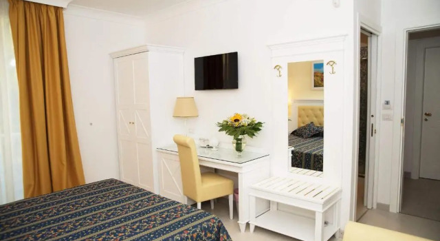 Трёхместный номер Deluxe Falli Exclusive Rooms and Breakfast -Boutique B&B