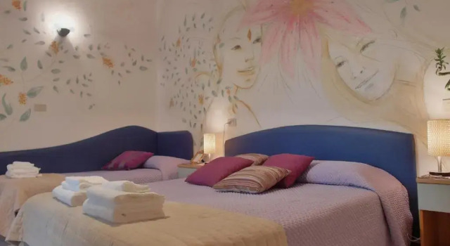 Трёхместный номер Standard с балконом Hotel Julia