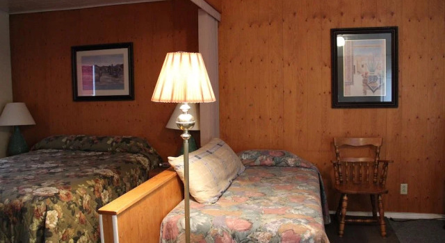 Pine Bluff Motel, Buchen Sie Motel  