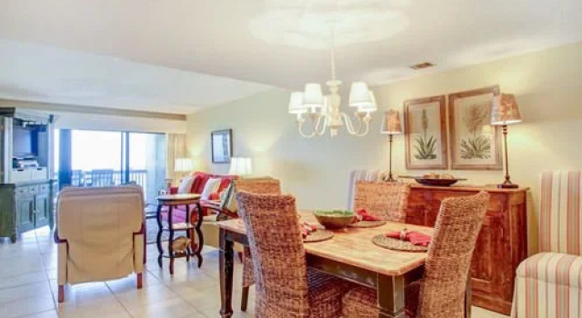 Amelia Surf And Racquet Club condo, Забронировать Отель Отели Амилия с парковкой, рядом с Amelia Island Plantation Oak Marsh Golf Course, Парковка