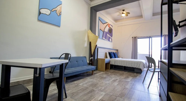 Standard quadruple chambre avec balcon Hostal 170