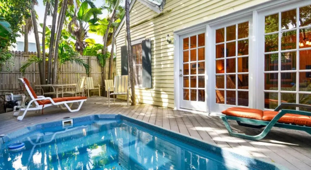 Коттедж Key Lime Pie by Avantstay Ideal Location w/ Splash Pool & Out Door Dining Month Long Stays Only