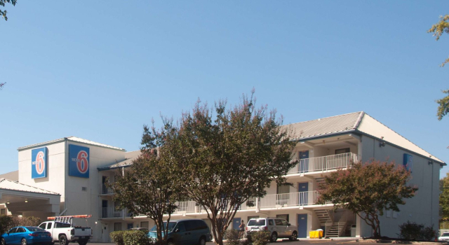 Motel 6 Raleigh, NC - Cary