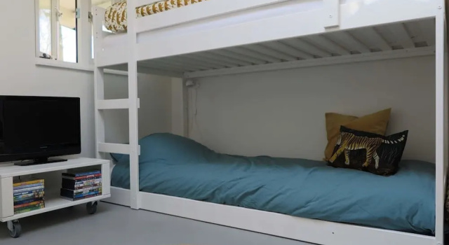 Коттедж Holiday Home in Dishoek near Southern Beach
