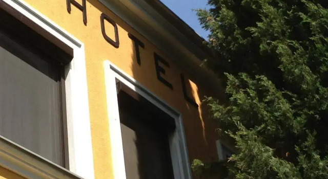 Gasthof-Pension Weisz-Artner, Book Hotel Frauenkirchen 