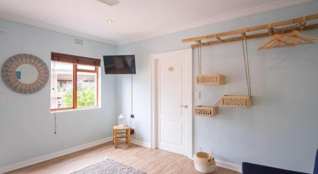 BWHALE guest house B&B, Забронировать Гостевой дом Hunter's Home 