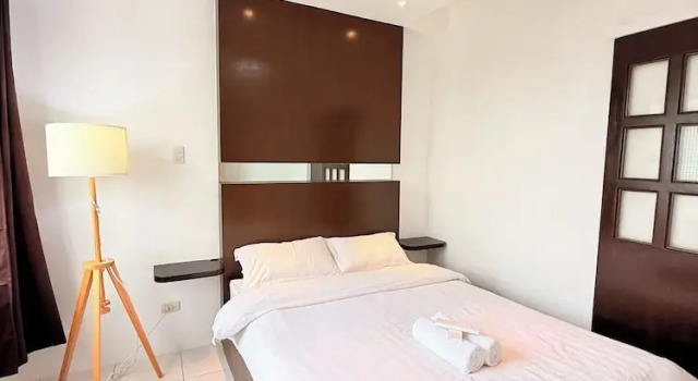 Номер Standard Malate Bayview Mansion city view