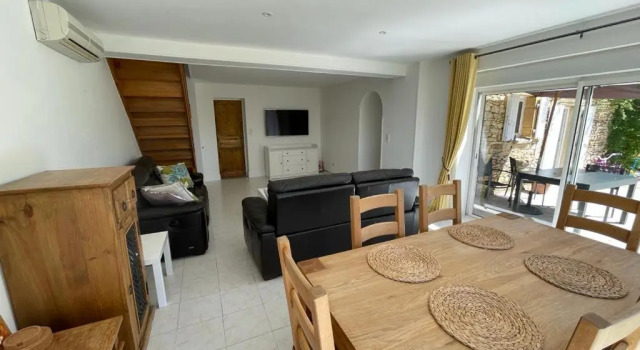 Beautiful 4 bedroom country cottage sleeps 7