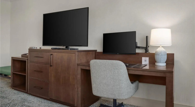 Четырёхместный номер Standard Hilton Arlington National Landing