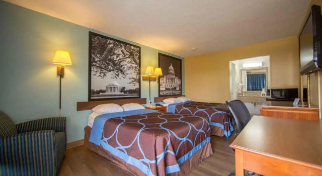 Четырёхместный номер Standard Super 8 Alexandria by Wyndham