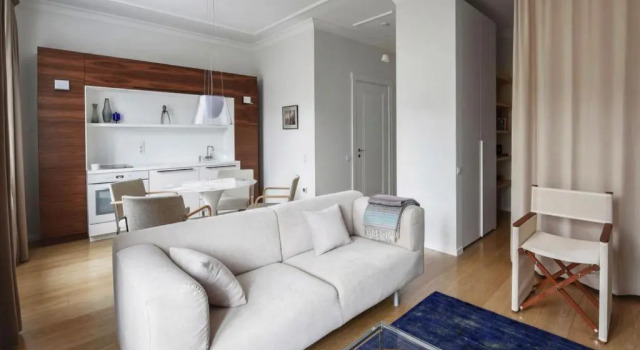 Design Central Studio Apartment with Balcony by Hostlovers, Prenota Appartamento Kaunas Contea di Kaunas