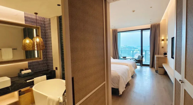 Двухместный номер Deluxe с балконом и с видом на море C&D Hotel Dongshan Zhangzhou