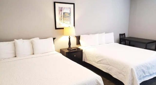 Полулюкс Coronado Inn