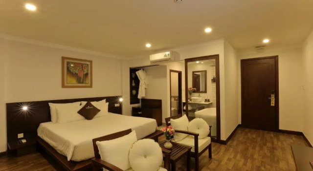 Двухместный номер Deluxe с балконом и с видом на реку Hoi An Odyssey Hotel & Spa