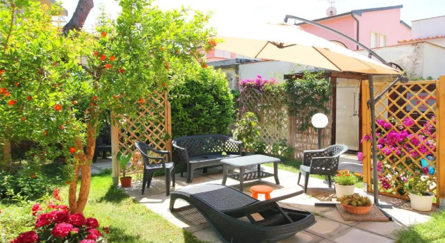 Holiday Home Arzilli, Забронировать Отель Отели Фоллоника с парковкой, Парковка