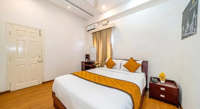 Люкс Luxury Fabhotel Arcade Inn Suites