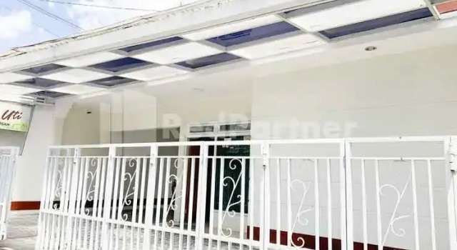 Oma Uti Syariah Mitra RedDoorz near Stasiun Lempuyangan, Book Hotel Hotels in Sentool with Parking, Parking
