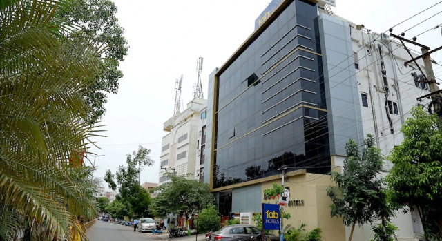 FabHotel Essvee MG Road Vijayawada, Rezervovat Hotel Hotely v Andhra Pradesh s parkováním, Parkování