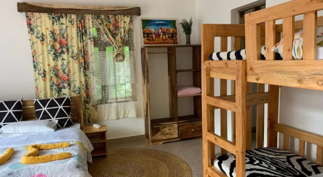 David Crater Homestay