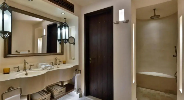 Двухместный номер Deluxe с балконом и с красивым видом из окна Al Wathba, a Luxury Collection Desert Resort & Spa, Abu Dhabi