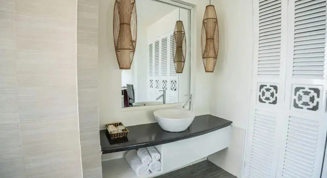 Четырёхместный номер Superior с красивым видом из окна Riverside Bamboo Resort - Hoi An