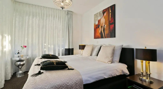 Hotel Garni Villa Arrisja, Book Villa Hoteller i Lochem med parkering, Parkering