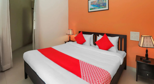 OYO 17278 Hotel Srinivas, Забронировать Отель Отели штата Карнатаки 3 звезды, 3*
