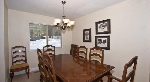 Коттедж 2853 Springwood Dr.