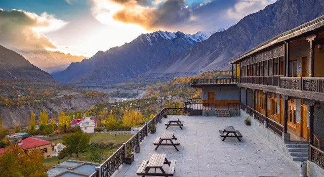 Roomy Daastaan Hotel, Karimabad Hunza, Забронировать Отель Отели Каримабад 4 звезды, 4*