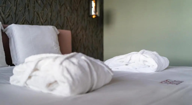 Onderwijshotel De Rooi Pannen Eindhoven, Забронировать Отель Woensel-Zuid Эйндховен
