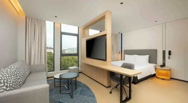 Люкс Holiday Inn Express Shanghai PVG Airport Zhuqiao