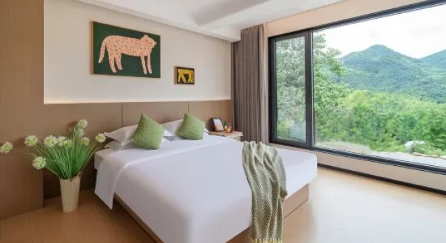 Тент с видом на озеро Chenyouduoyue Homestay