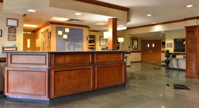 Holiday Inn Express Hotel & Suites Southfield - Detroit