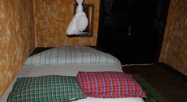 Room in B&B - Red Rocks Rwanda - Double Room With Shared Bathroom