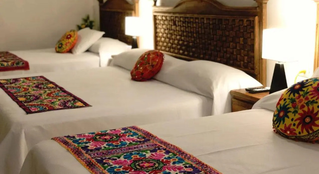 Полулюкс Deluxe Hotel Real Colonial