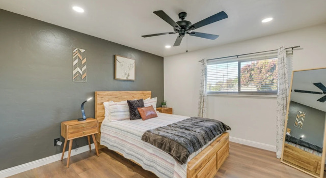 Коттедж Visalia Vacation Rental w/ Yard: 1 Mi to Downtown