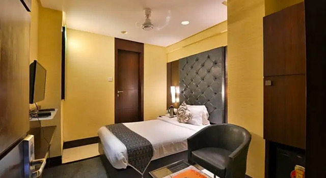 Номер Economy Hotel The Golden Oak Central by Citrus Prime
