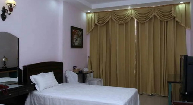 Holiday Park Hotel