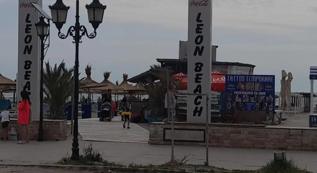 DANI Studio Mamaia Nord, Rezerwuj Apartament Hotele w Navodari z parkingiem, Parking