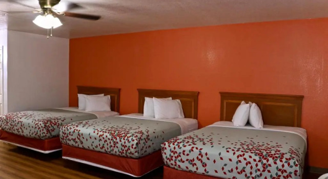 Номер Deluxe Heritage Inn & Suites