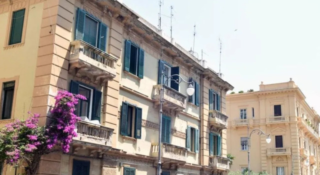 Limoncello Rooms, Book Hotel Hoteller i Salerno med parkering, Parkering