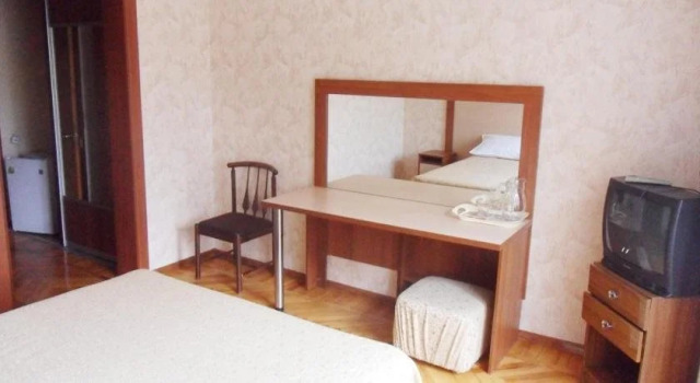 Hotel Uiut, Забронировать Отель Отели Нальчика с бассейном, рядом с Центральный парк Нальчика (Атажукинский Сад), Бассейн