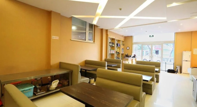 Evergreen hotel Qingdao (original xing fu lai business hotel)(青岛长荣酒店), Prenota Hotel Hotel a Shandong con parcheggio, Parcheggio